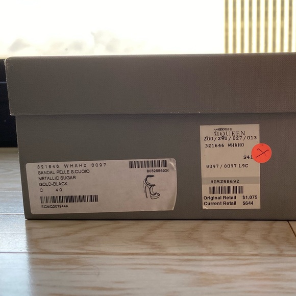 Alexander McQueen black and gold metallic heels size 40 - Picture 10 of 10